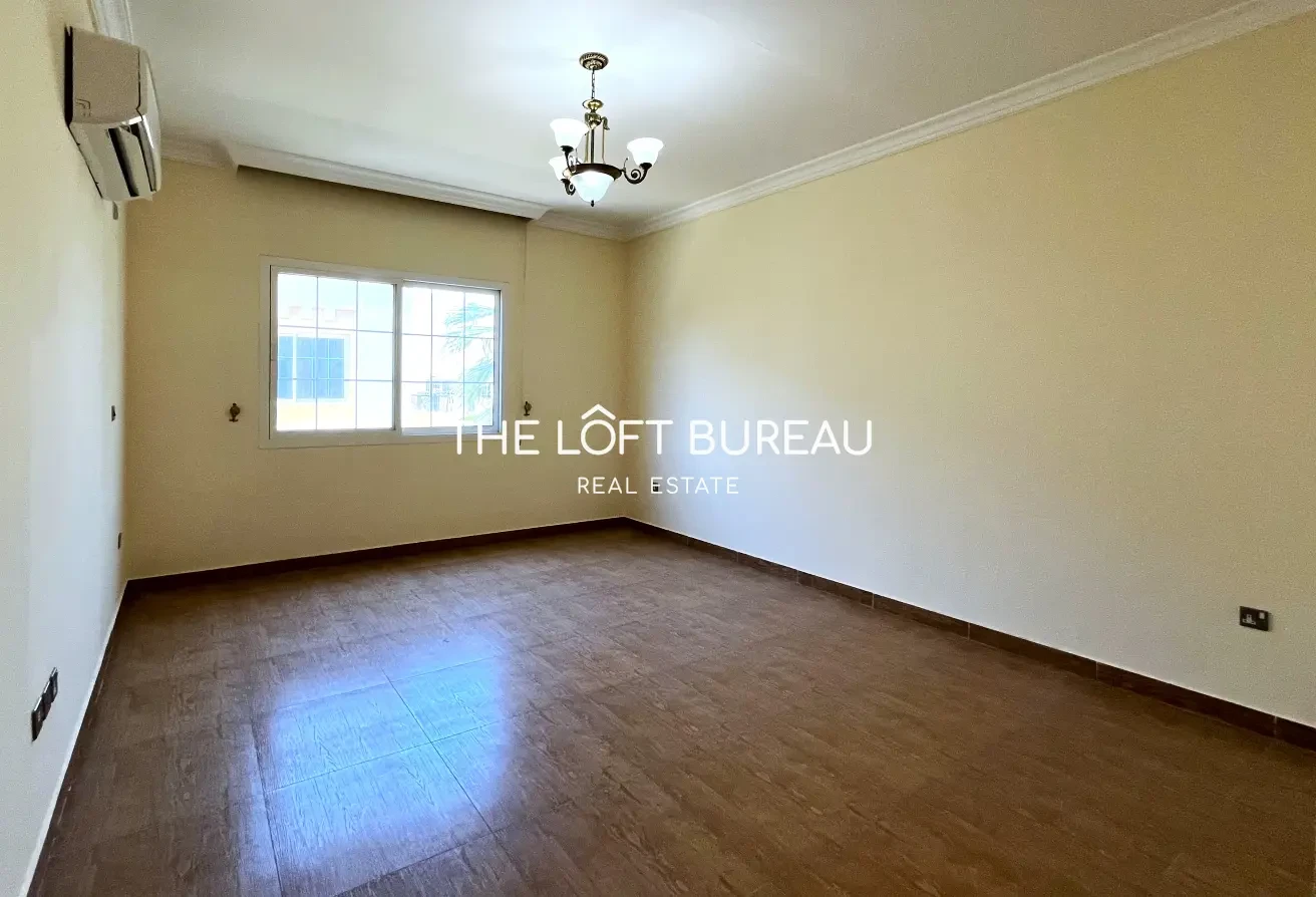 SF 5 Bed + Maid in Abu Sidra | In Compound - Villa in Doha