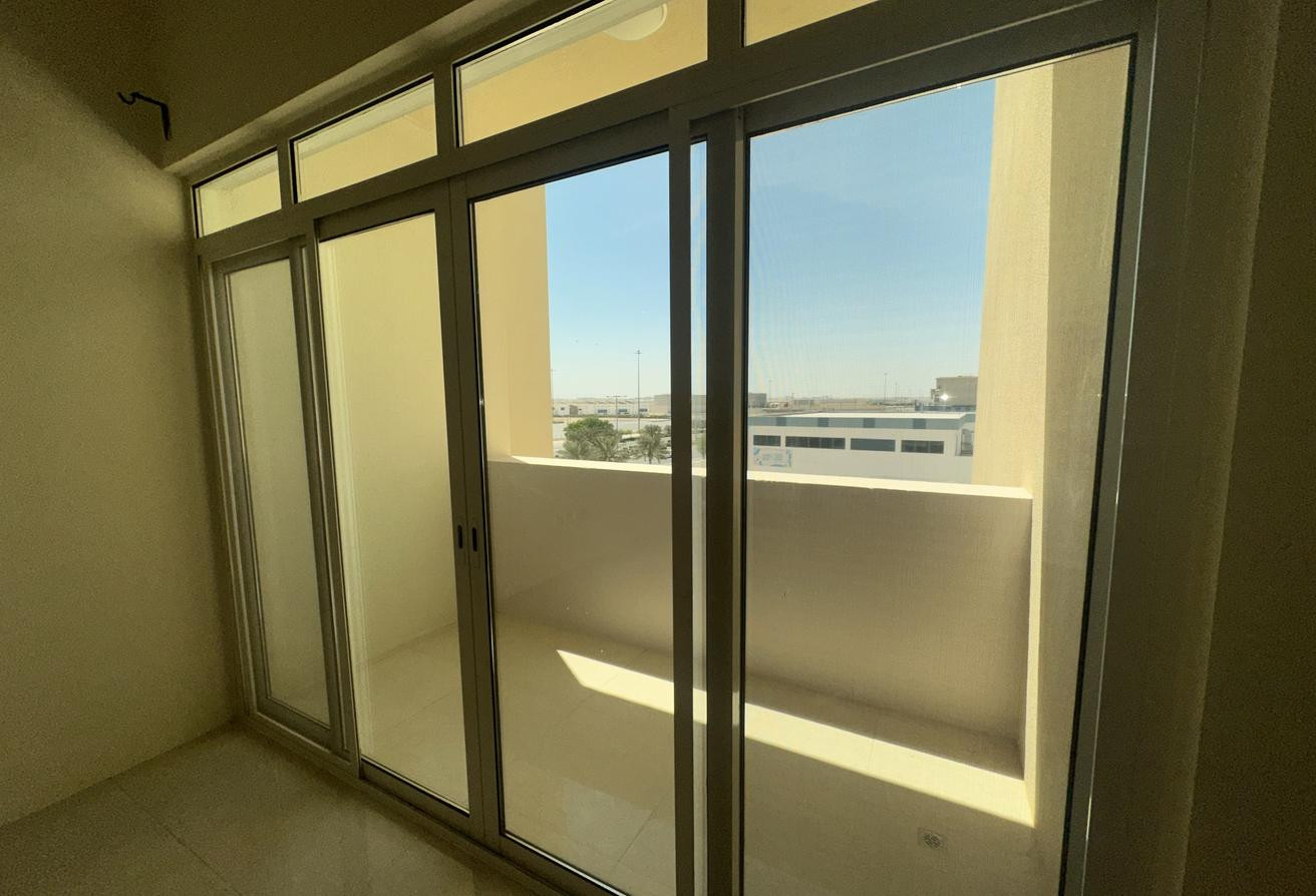 Semi Furnished 1BHK with Balcony - Apartment in FOX HILLS A13