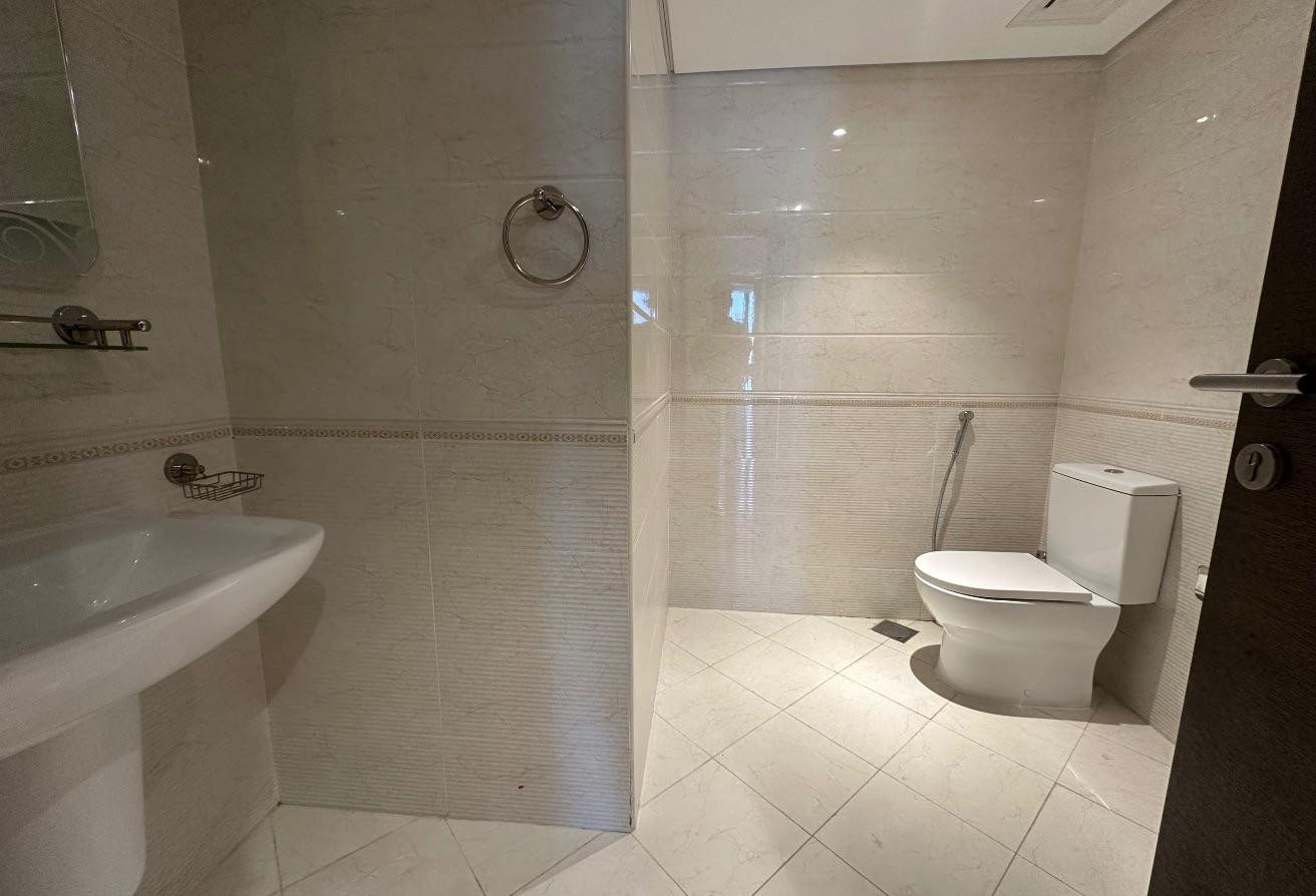 SPACIOUS 3BHK SEMI-FURNISHED | PRIME FOX HILLS L - Apartment in Residential D5