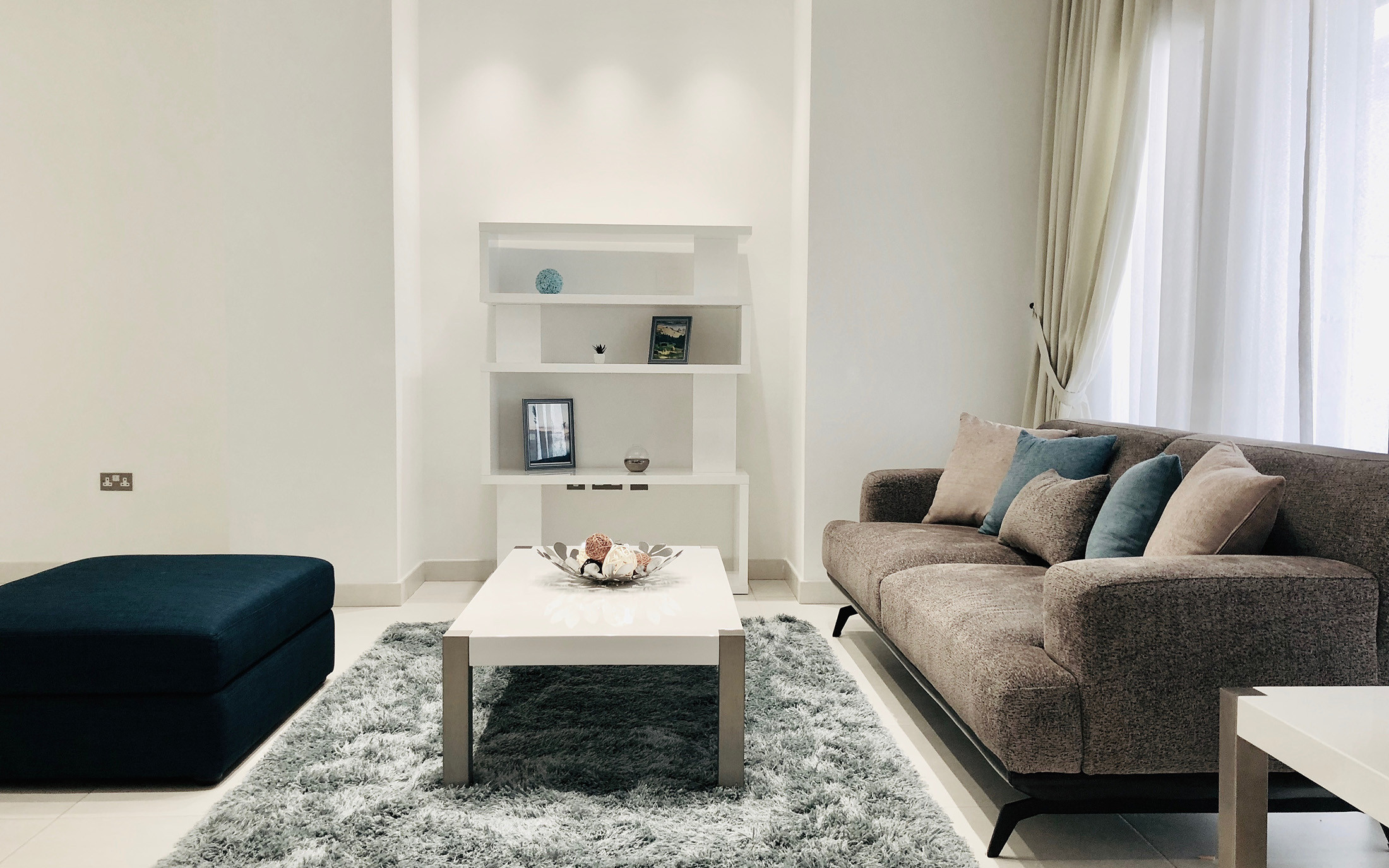 features a unique modern design Villa for Rent 5bhk +Maid - Compound Villa in Al Rayyan