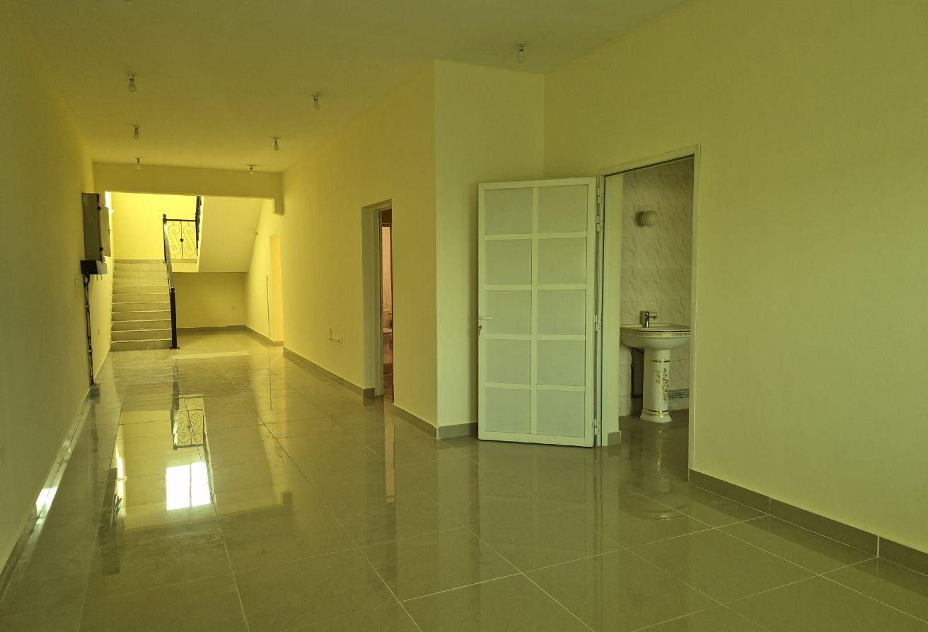 FAMILY OR STAFF VILLA| 06 BEDROOMS| OUTHOUSE - Villa in Al Thakhira