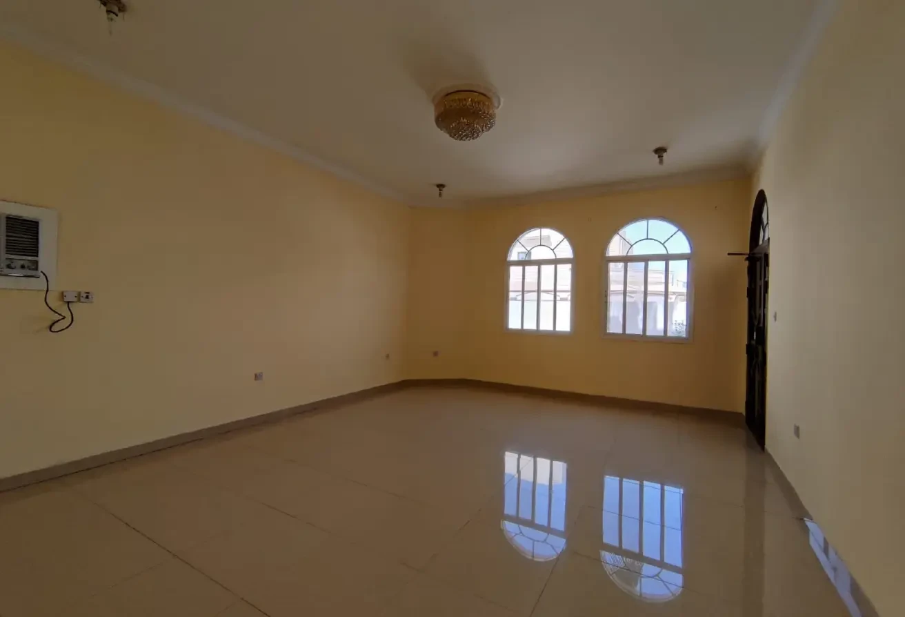5 bhk villa for Rent only at 10000 with one month - Villa in Al Thumama