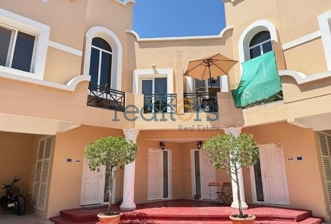 Bachelor Villa 5BR Compound Abu Hamour Deal!