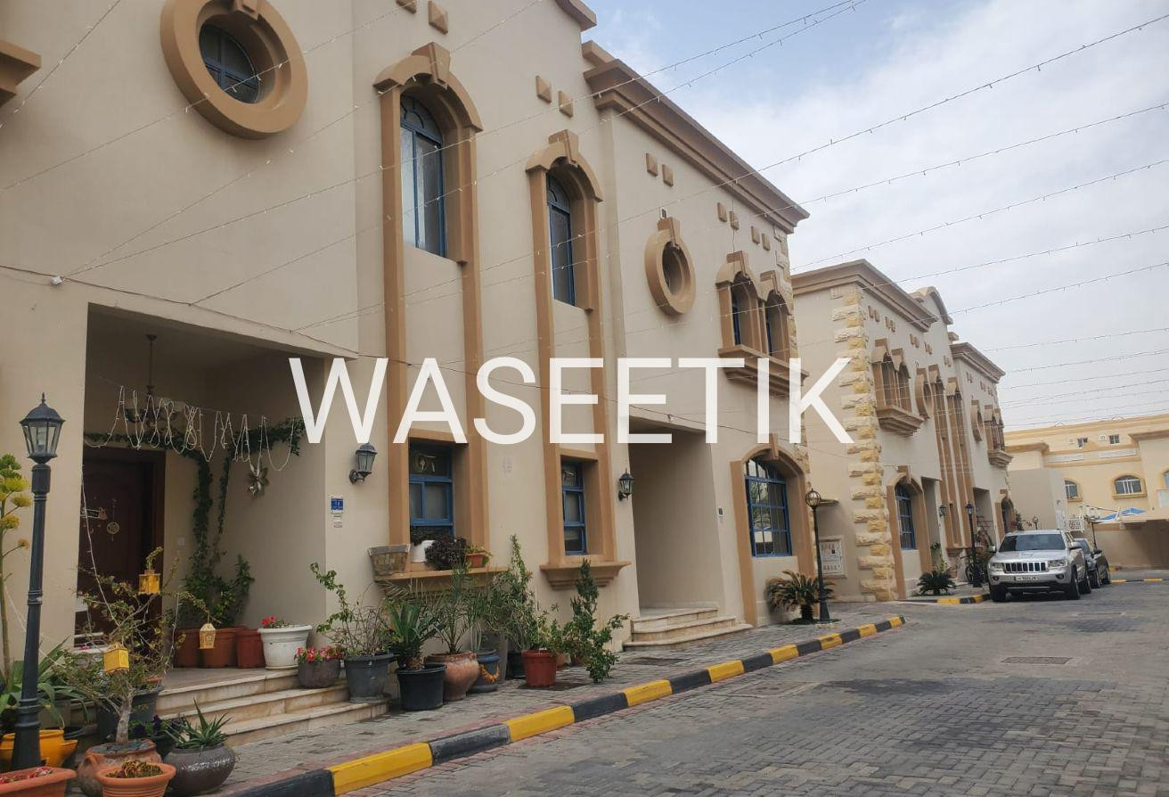 Semi furnished Villa 3bhk+Maid - Compound-Maamoura - Villa in Al Maamoura