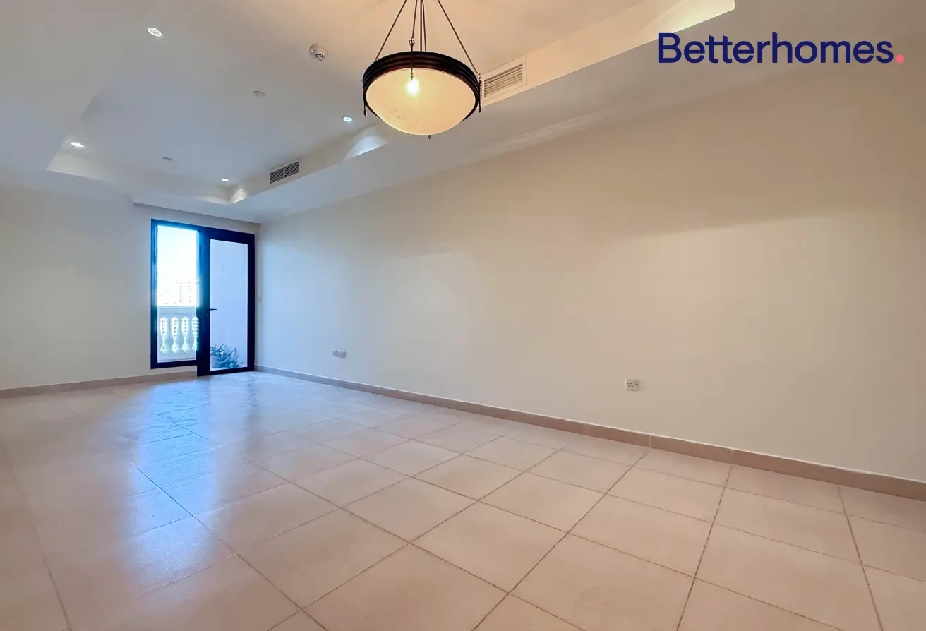 SEMI-FURNISHED 1BR | PRIME LOCATION | PORTO ARABIA - Apartment in Doha