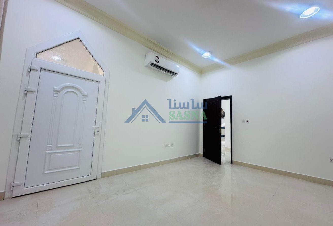 CALM &amp; CLEAN COMPOUND VILLA FOR RENT - BEST PRICE - Villa in Muaither North