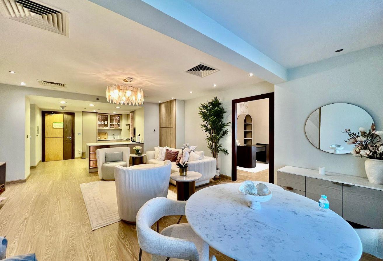 Upgrated two bedroom / balcony / sea view