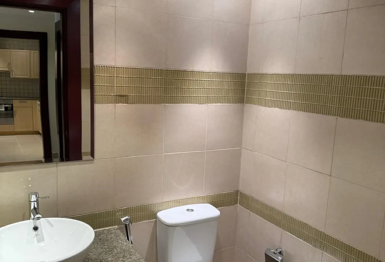 Apartments for sale in Tower 10, Porto Arabia - Apartment in Doha
