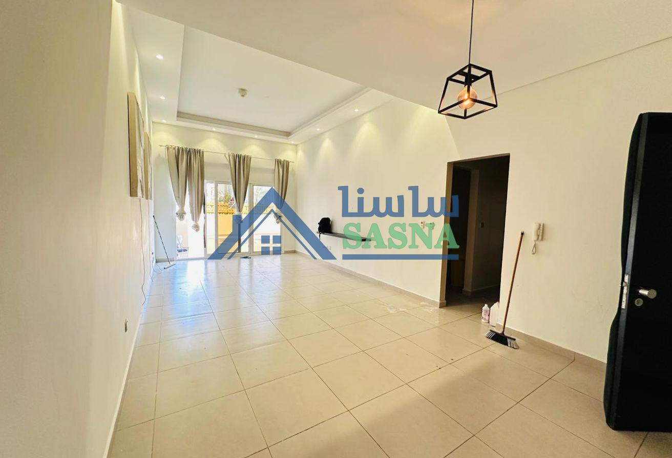 INCLUDING BILLS 2 BEDROOM APARTMENT WITH BACKYARD - Apartment in Fox Hills South