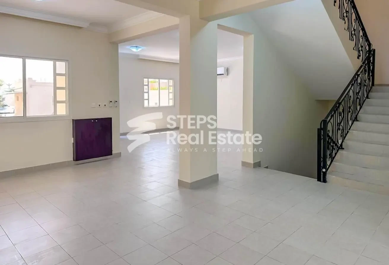 Spacious Villa with Maid&#39;s Room and Basement - Villa in Al Waab Street