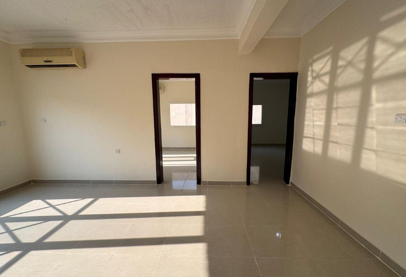 Un-Furnished 3Bedroom Compound Villa In Gharafa. - Villa in Souk Al gharaffa