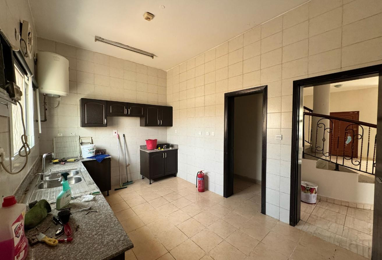 Compound Villa| 05 Bedrooms| Aziziya - Compound Villa in Al Azizia Street