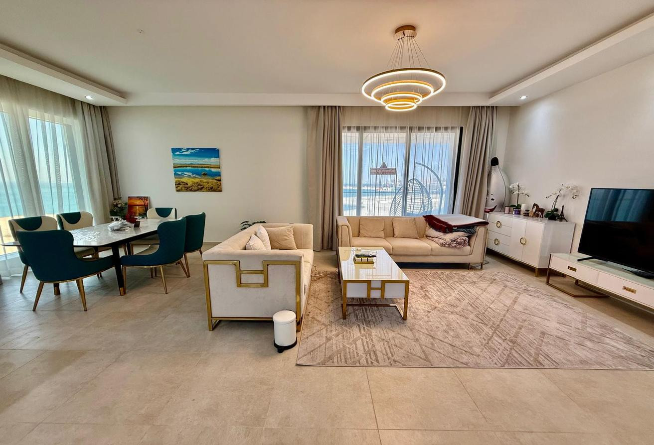 Full sea view / very spacious two bedrooms