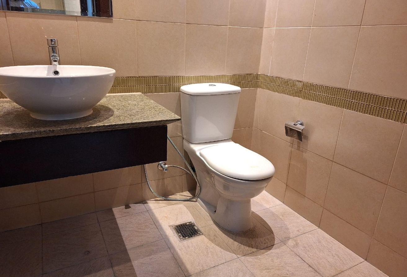 1 BED SEMI-FURNISHED 2 PARKING TITLE DEED