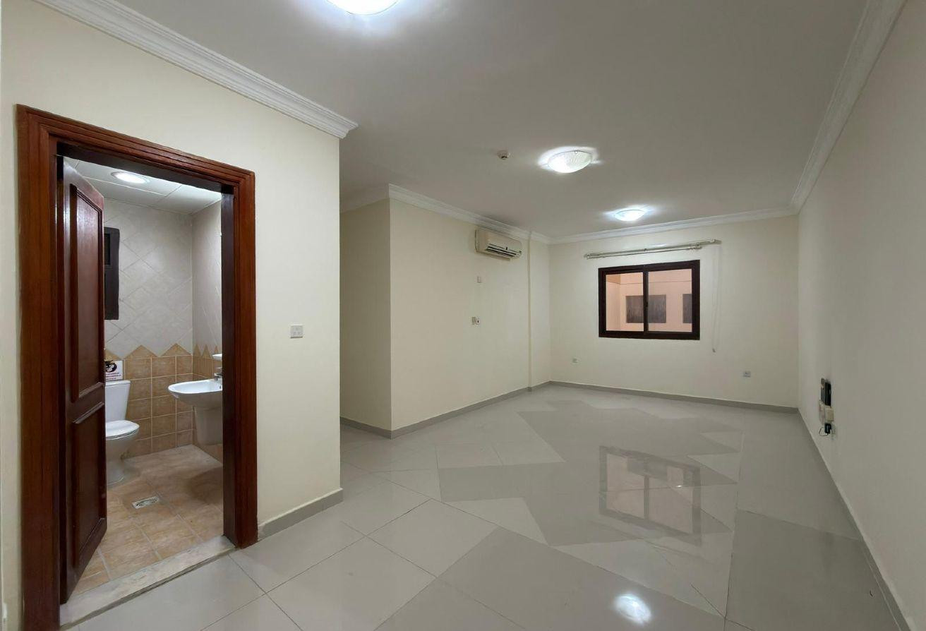 3 BHK UF Flat in Binmahmoud 5500 with 1 Month Free