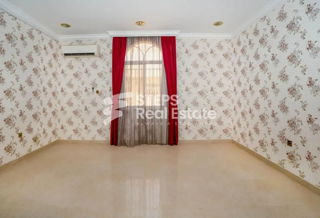 Villa with Maids Room and Ample Living Space - Villa in Al Kharaitiyat
