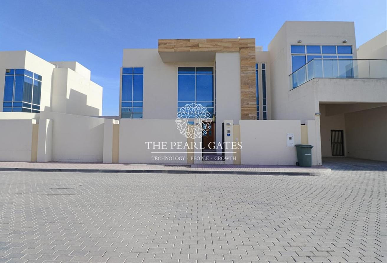 Private Pool | High Ceiling | 5 Bedroom Villa - Villa in Wadi Al Shaheeniya Street