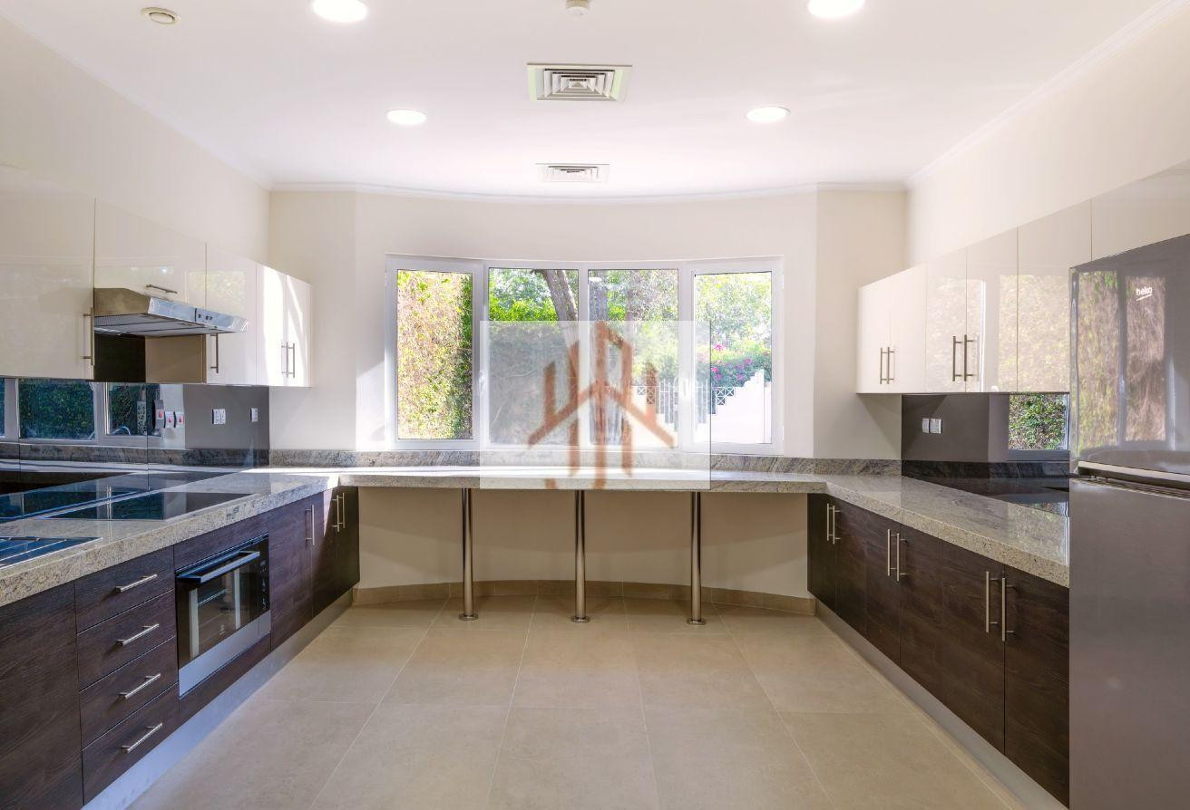 Private Garden | 4BR Villa | SF | Maid’s Room - Villa in West Bay Lagoon Street