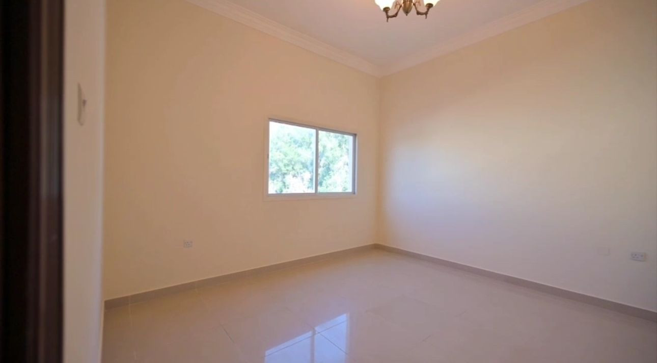Elegant | 4BHK | With Maid Room | Compound Villa - Compound Villa in Umm Al Seneem Street