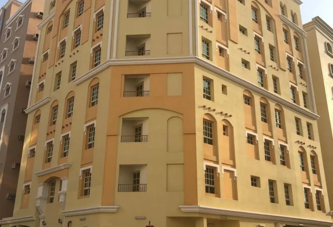 Unfurnished 3 bedroom Apartments for rent in doha - Apartment in Al Muntazah Street