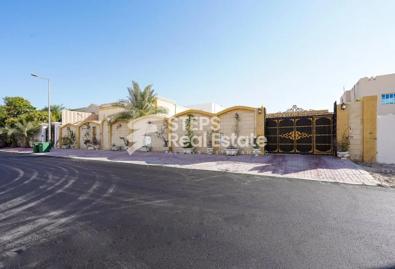 5 BHK Villa with Maids Room for Sale in Al Wakrah - Villa in Al Wakair