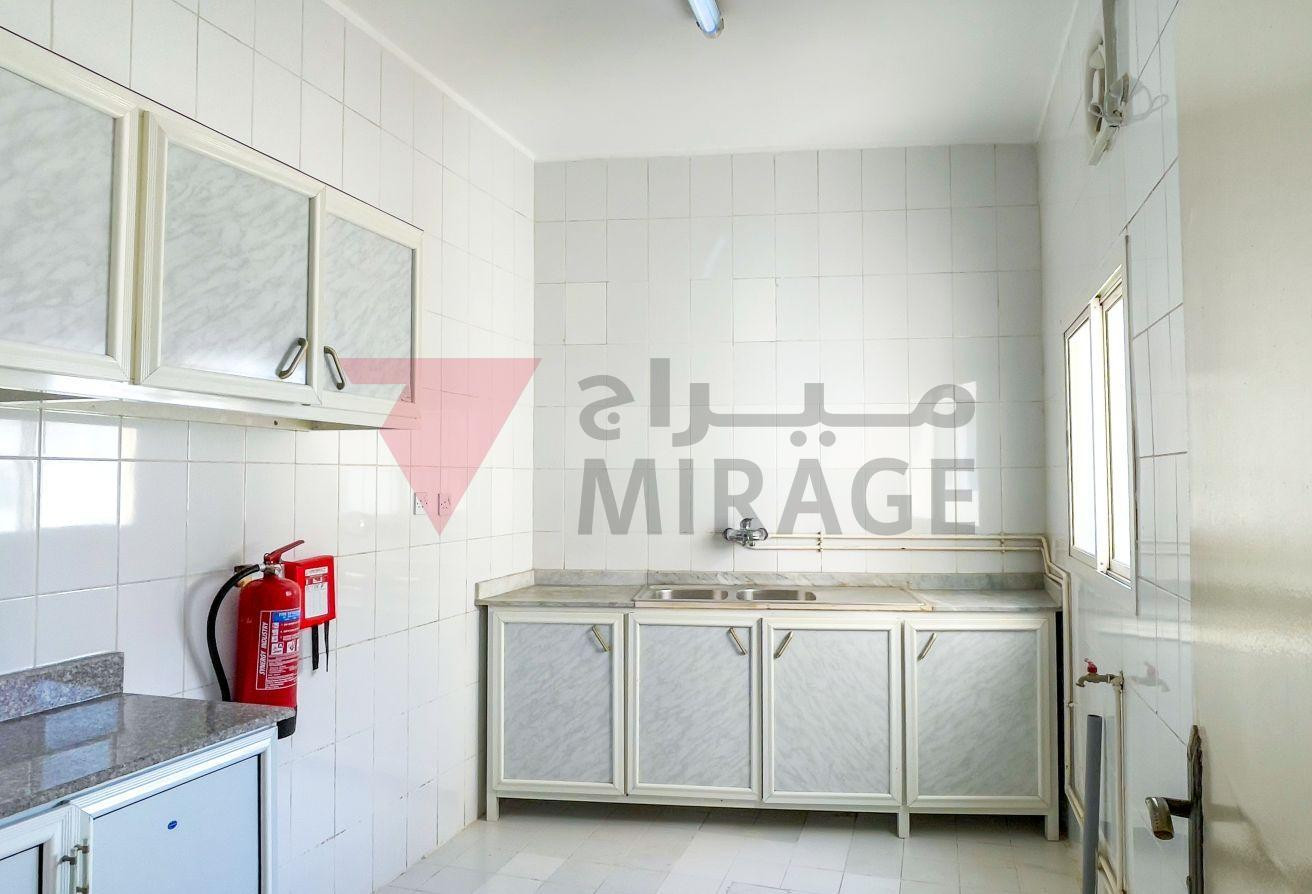 UNFURNISHED AND READY | AFFORDABLE 2 BEDROOMS - Apartment in Umm Ghuwailina