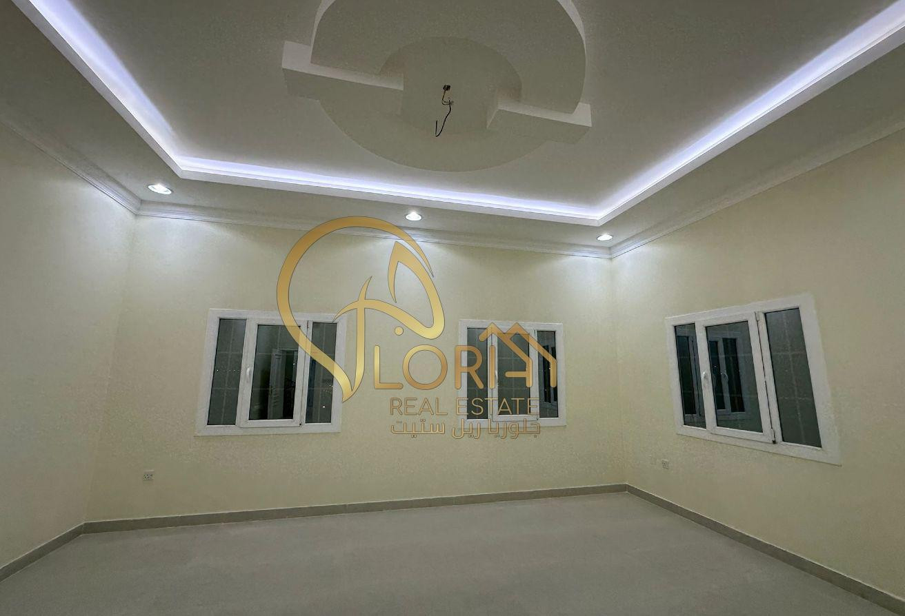 للبيع مبنى شقق فندقيه +2 محل - بالدوحة الجديدة - Hotel Apartments in Doha Al Jadeed