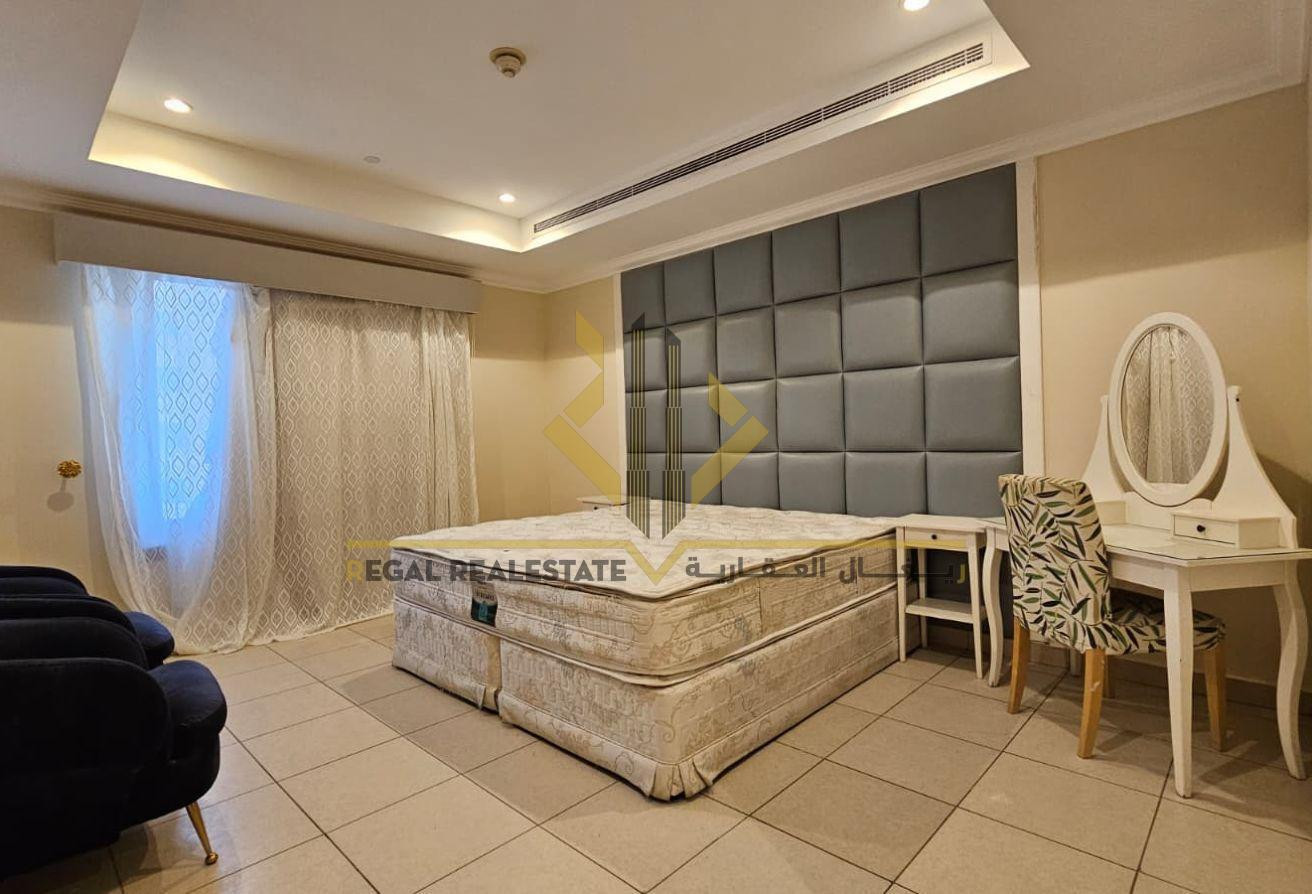 3-Bedroom Apartment in Porto Arabia with Sae view