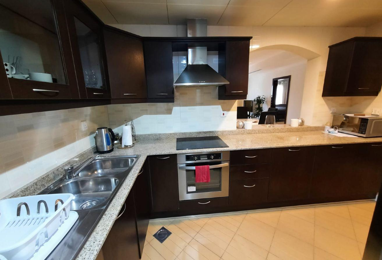 AMAZING 1 BEDROOM-F/F-NO BALCONY-BILLS INCLUDED - Apartment in West Porto Drive