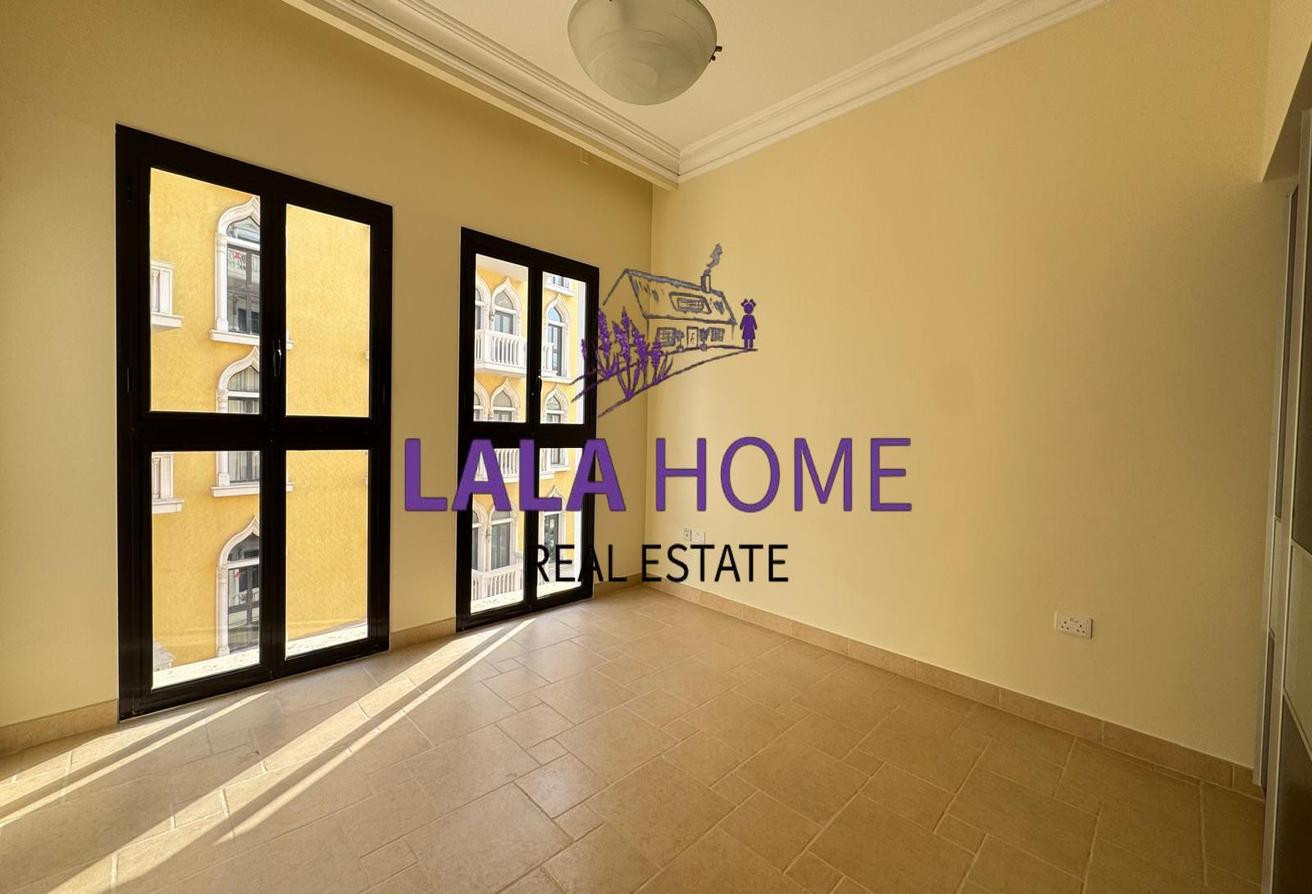 No Fees - 3Bedrooms - Month Free, QQ