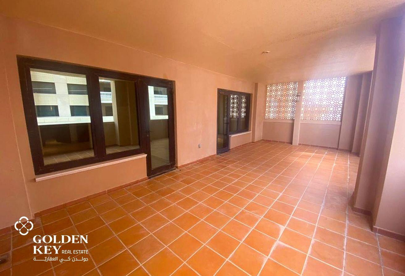 Big Balcony | Semi-Furnished 2BR | +1 Month Free - Apartment in West Porto Drive