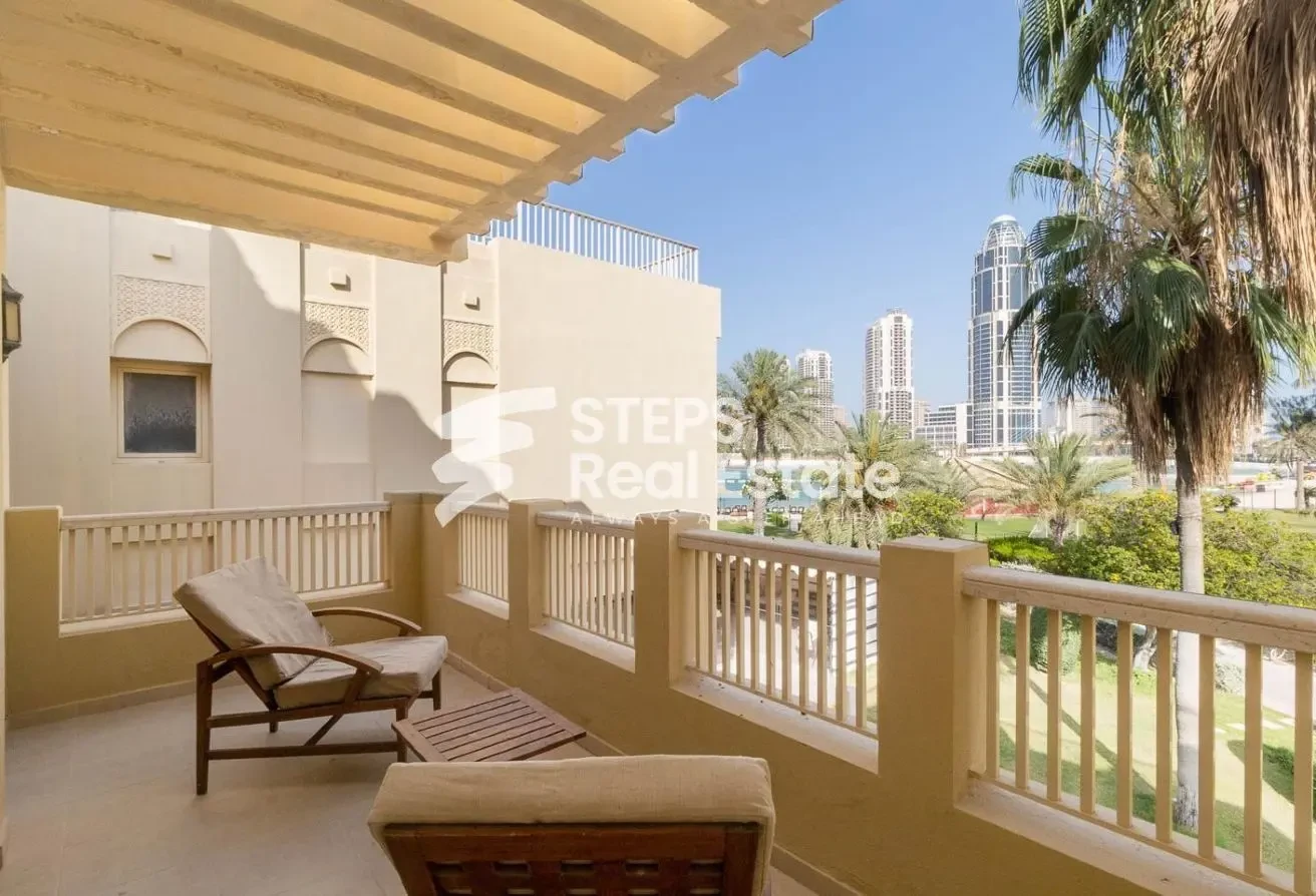Serviced Upper Floor Villa for Rent in West Bay - Villa in West Bay Lagoon