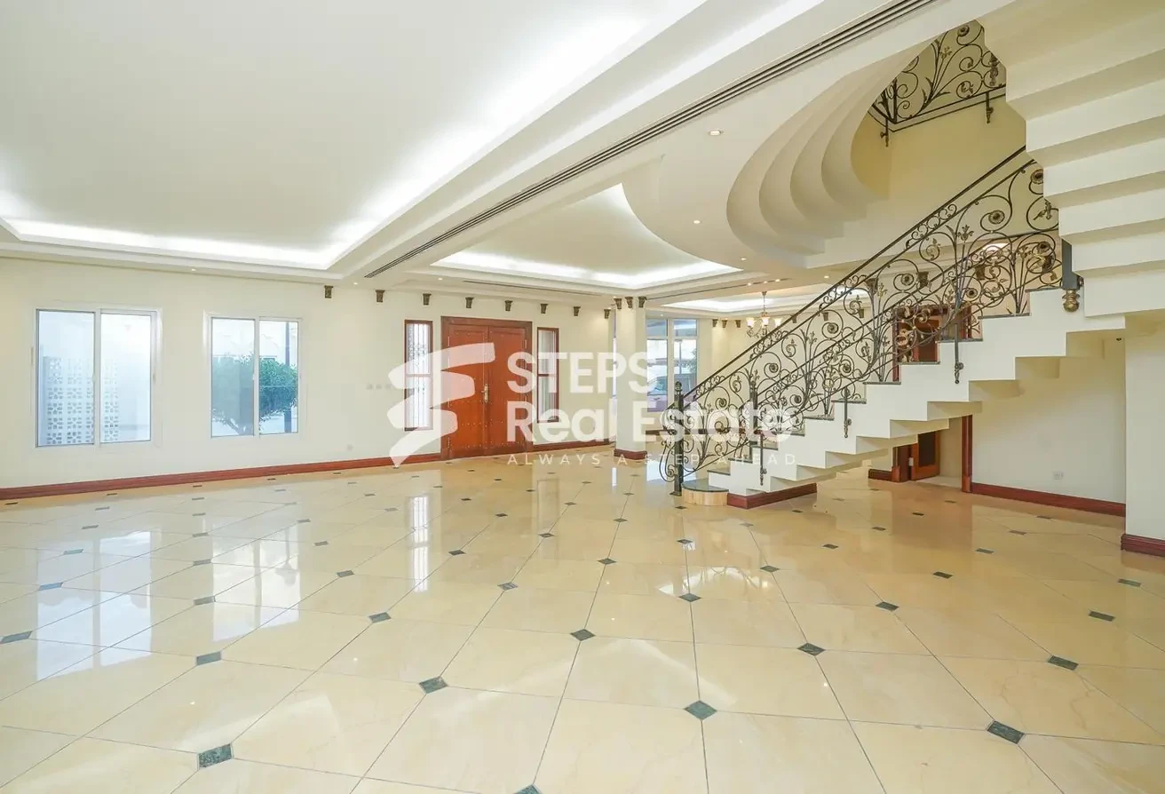 Amazing Deal! 5BHK Compound Villa with Backyard - Compound Villa in West Bay Lagoon Street