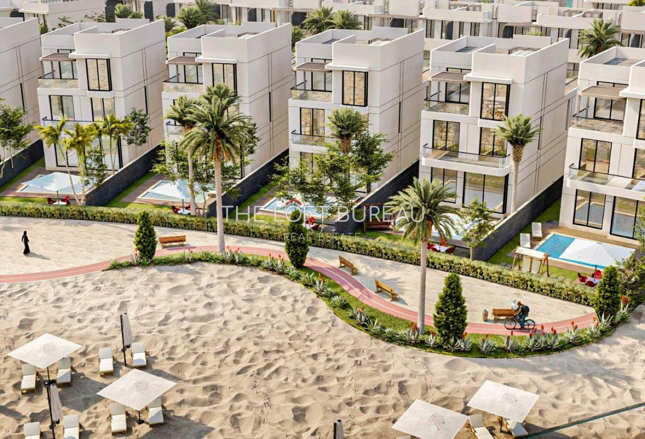 Exclusive Beachfront 5 BHK Villa | Freehold - Villa in Qetaifan Islands