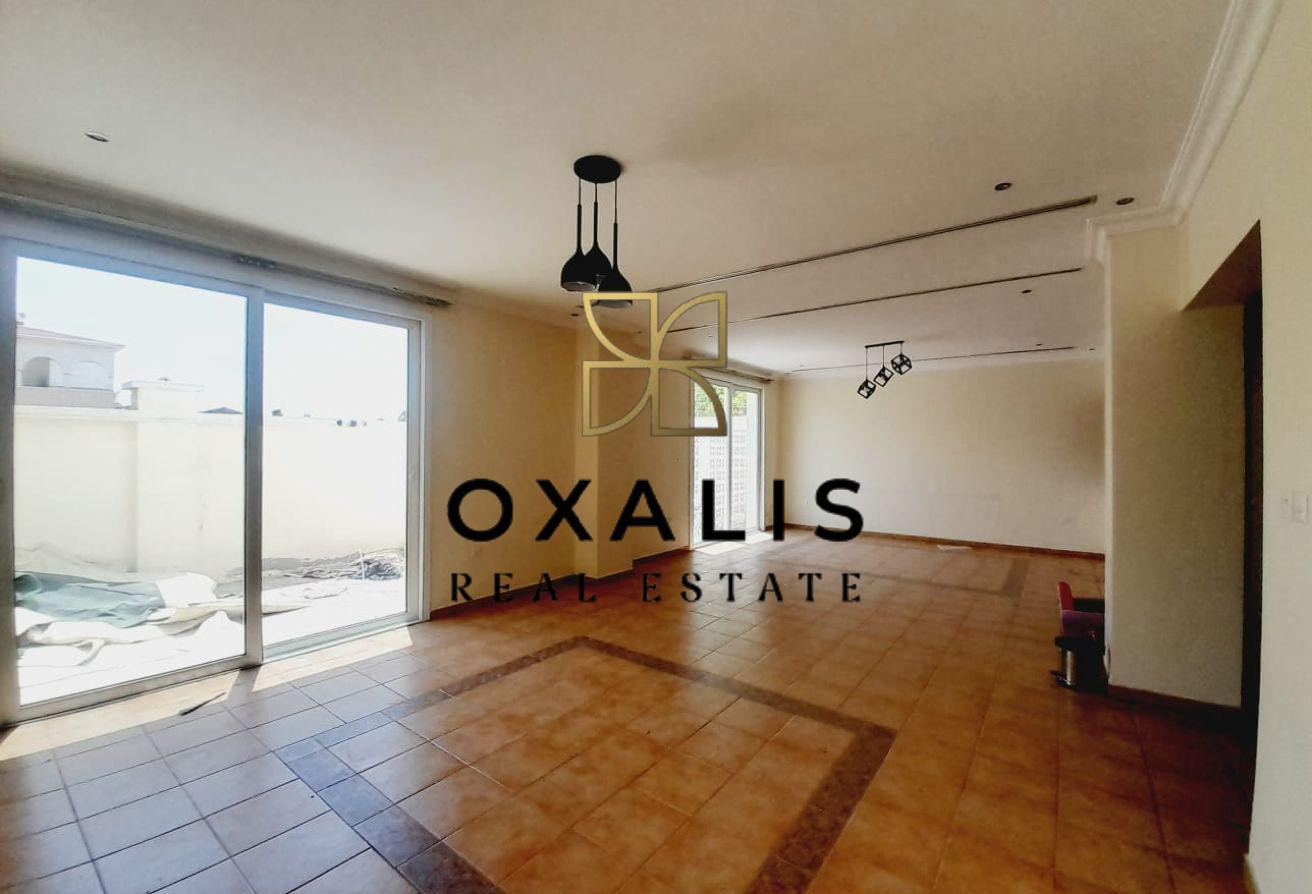 AMAZING 3 BEDROOM VILLA | WELL MAINTAINED COMPOUND - Villa in Al Nasr