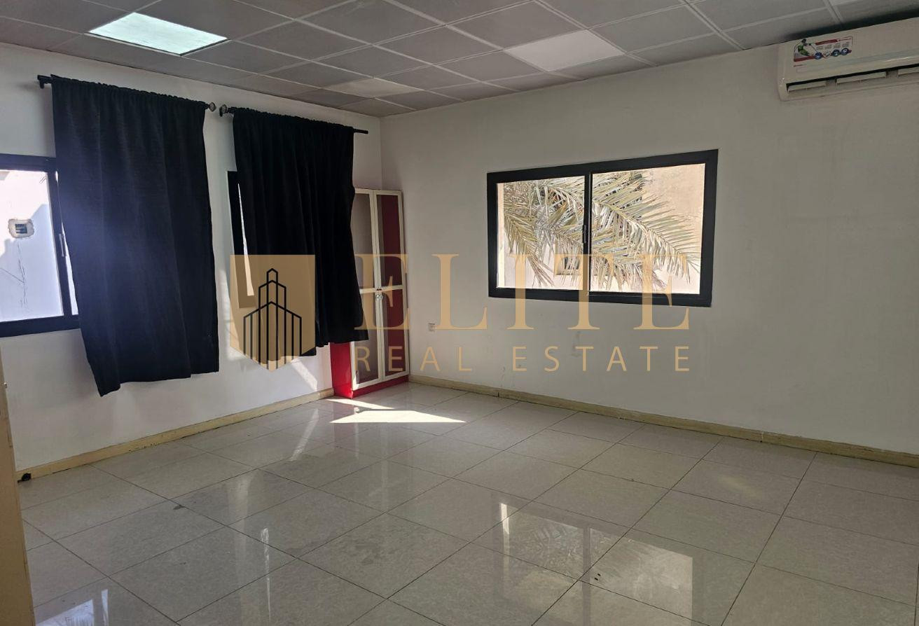 Spacious unfurnished studio uncluded bills - Studio Apartment in Al Mirqab