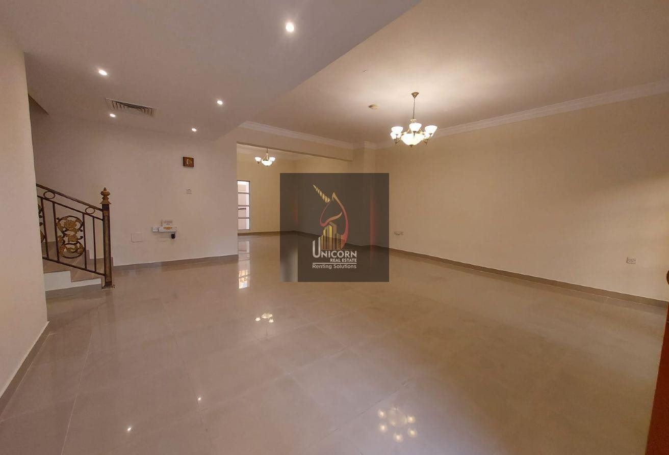 NO COMMISSION | Well-Kept 4-Bedroom + Maids | UF - Compound Villa in Ain Khaled