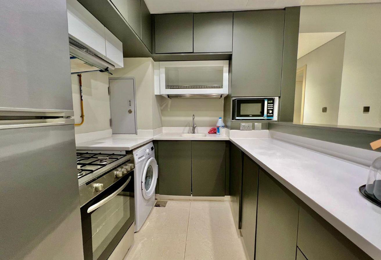 CLEAN AND COSY ONE BEDROOM / BALCONY / NICE VIEW