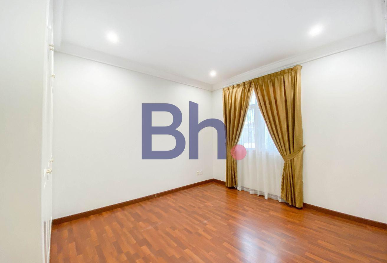 STYLISH | 3 BEDROOMS PLUS MAID WITH OFFICE - Villa in Street 871