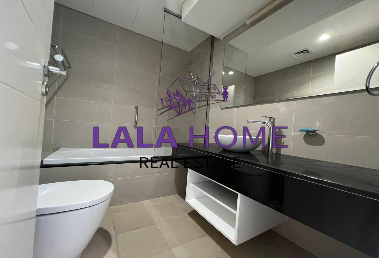 GREAT 1 BD FF WITH COOLING IN BALCONY