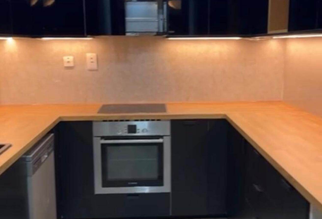 FOR SALE! 2 BEDROOM-F/F-WITH TITLE DEEDS