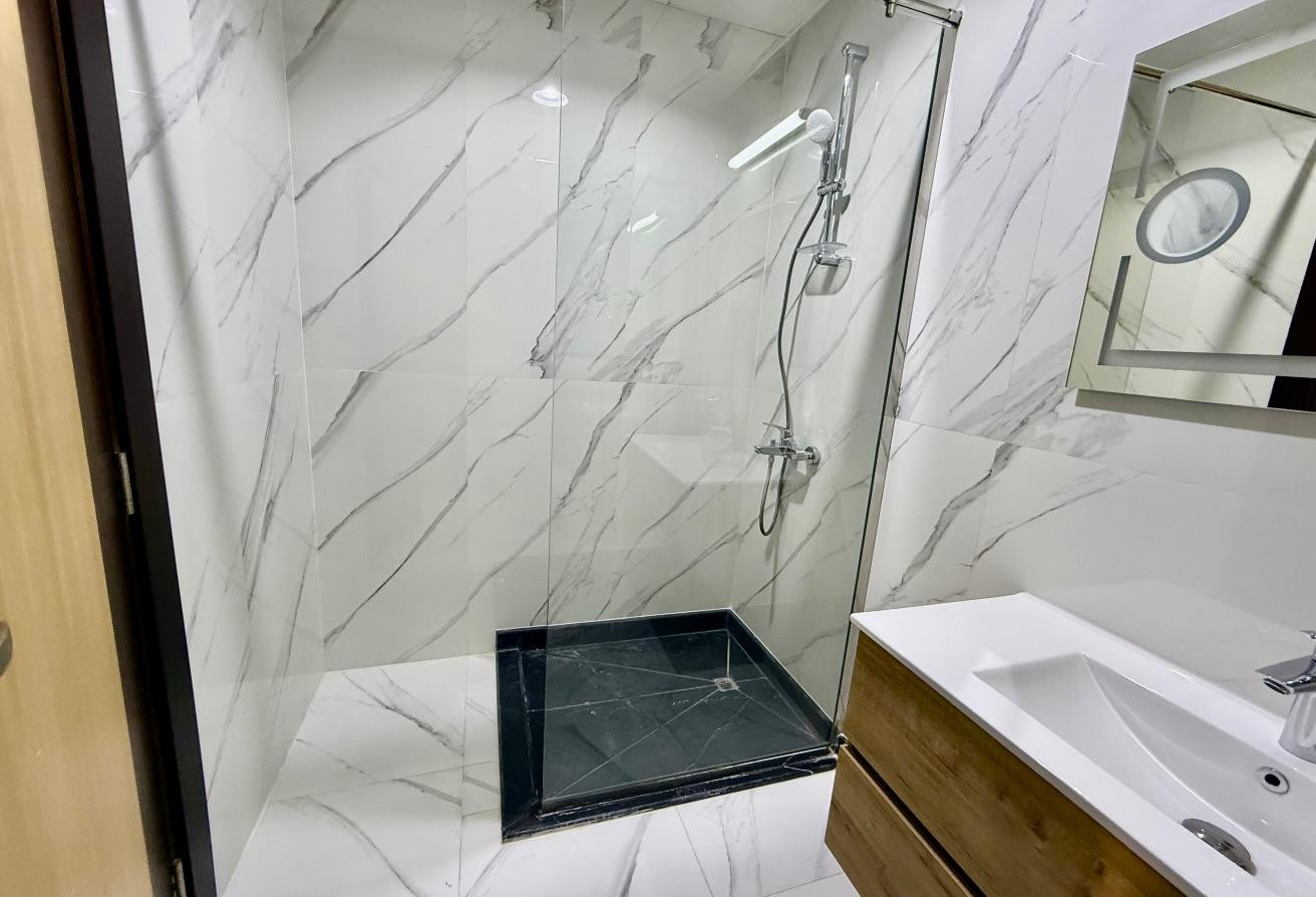 Brand new 2 bedroom furnish includ wifi muntazah
