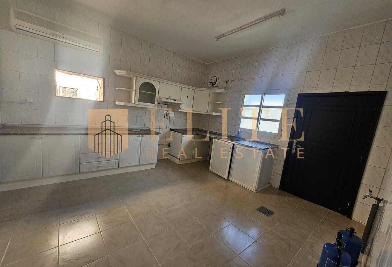 5+ bedrooms villa in al thumama - Compound Villa in Al Thumama