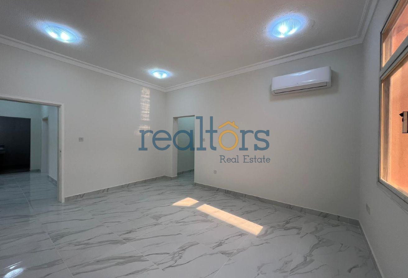 Elegant 4BR Family Villa for Rent in Duhail - Villa in Street 871