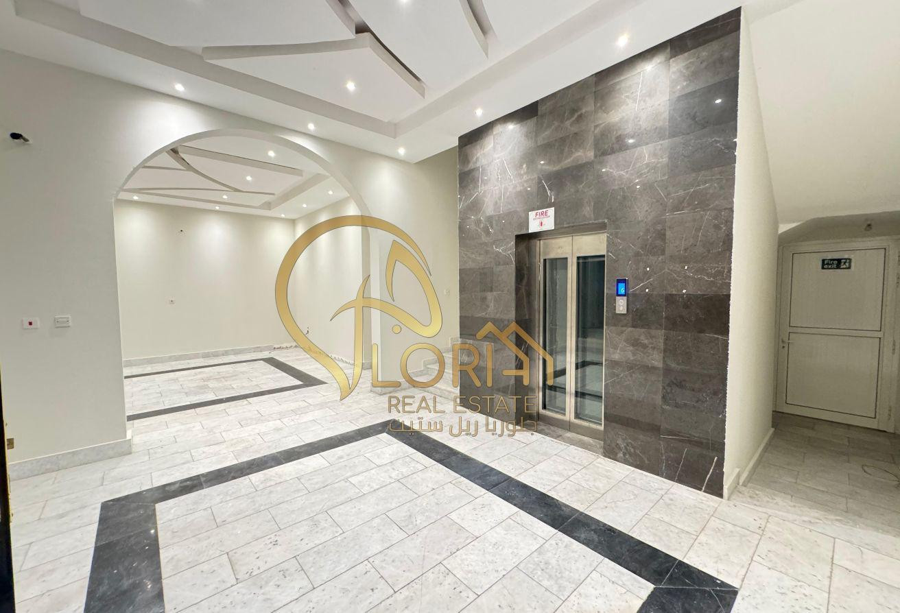 Luxury Villa with Left Nuaija – 6 Master Bedroom - Villa in Al Hilal West