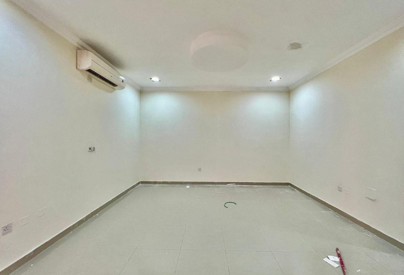 villa 7 bedrooms _salon+majles_al wakra - Villa in Al Wakair