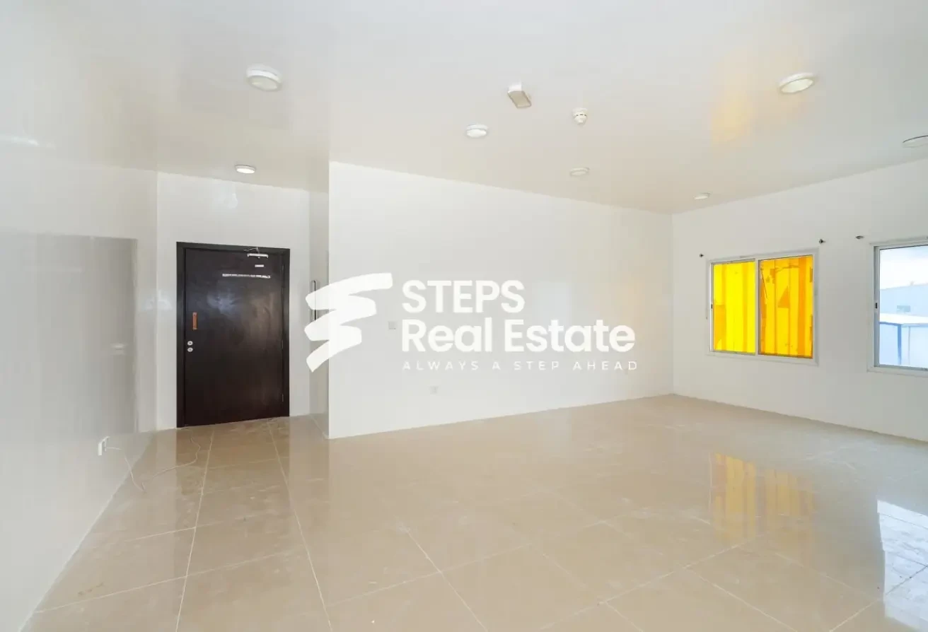Studio for Staff for Rent in Birkat Al Awamer - Staff Accommodation in East Industrial Street