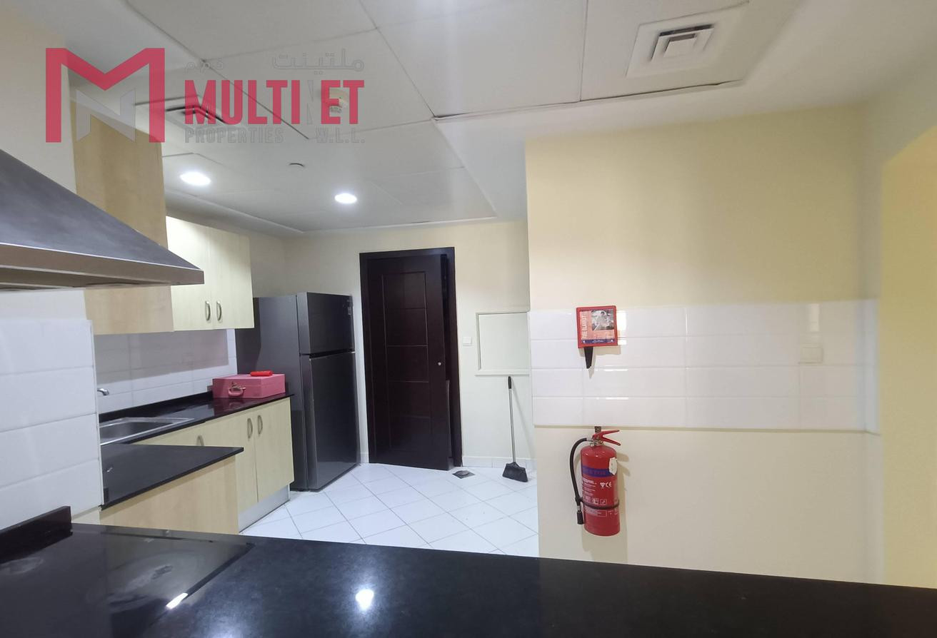 Elegant 1 BHK SF | Luxury Living in the Pearl - Apartment in East Porto Drive