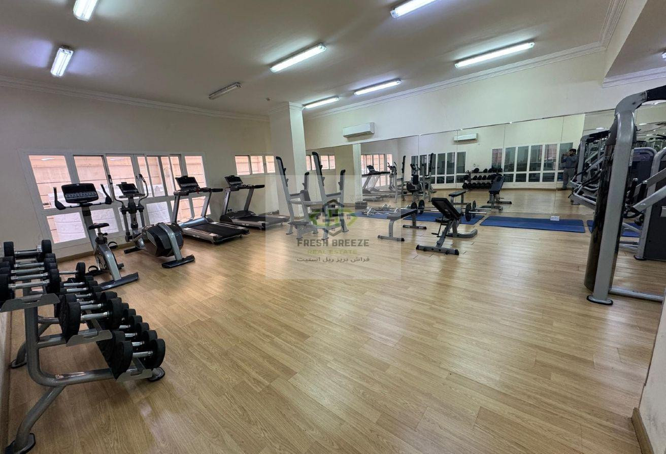 3BHK WITH BALCONY UN-FURNISHED APARTMENT. - Apartment in Umm Ghuwailina 4