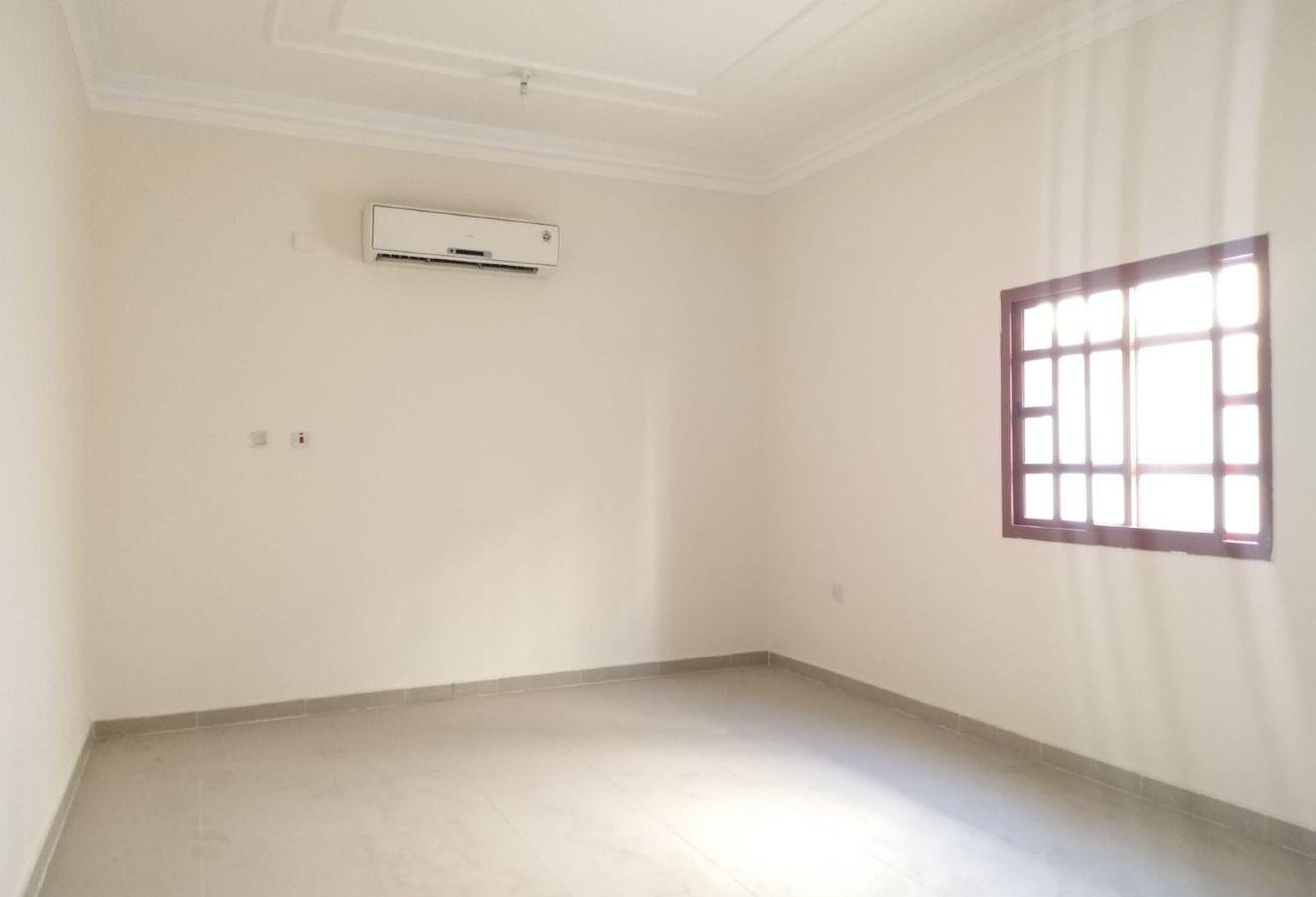 SPACIOUS UF 5BR ATTACHED VILLA-AIN KHALED - Duplex in Ain Khaled